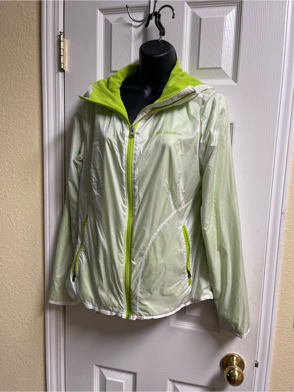 Columbia Light Green and Neon Trim Women's Rain Shell Jacket